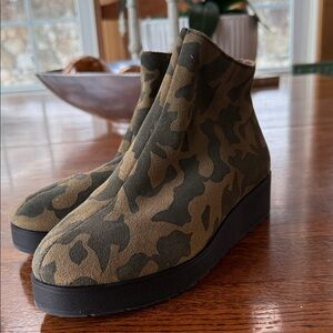 Lucky brand suedeCamouflage Ankle Boots